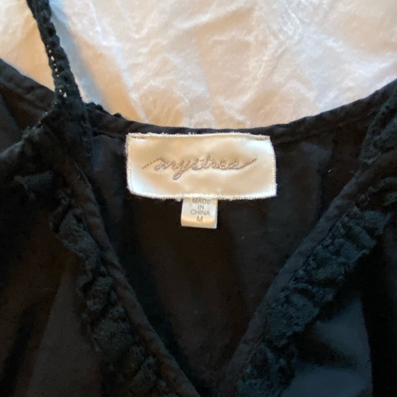 Black flowy tank top - Picture 2 of 3